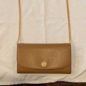 TORY BURCH LEATHER WALLET ON CHAIN
